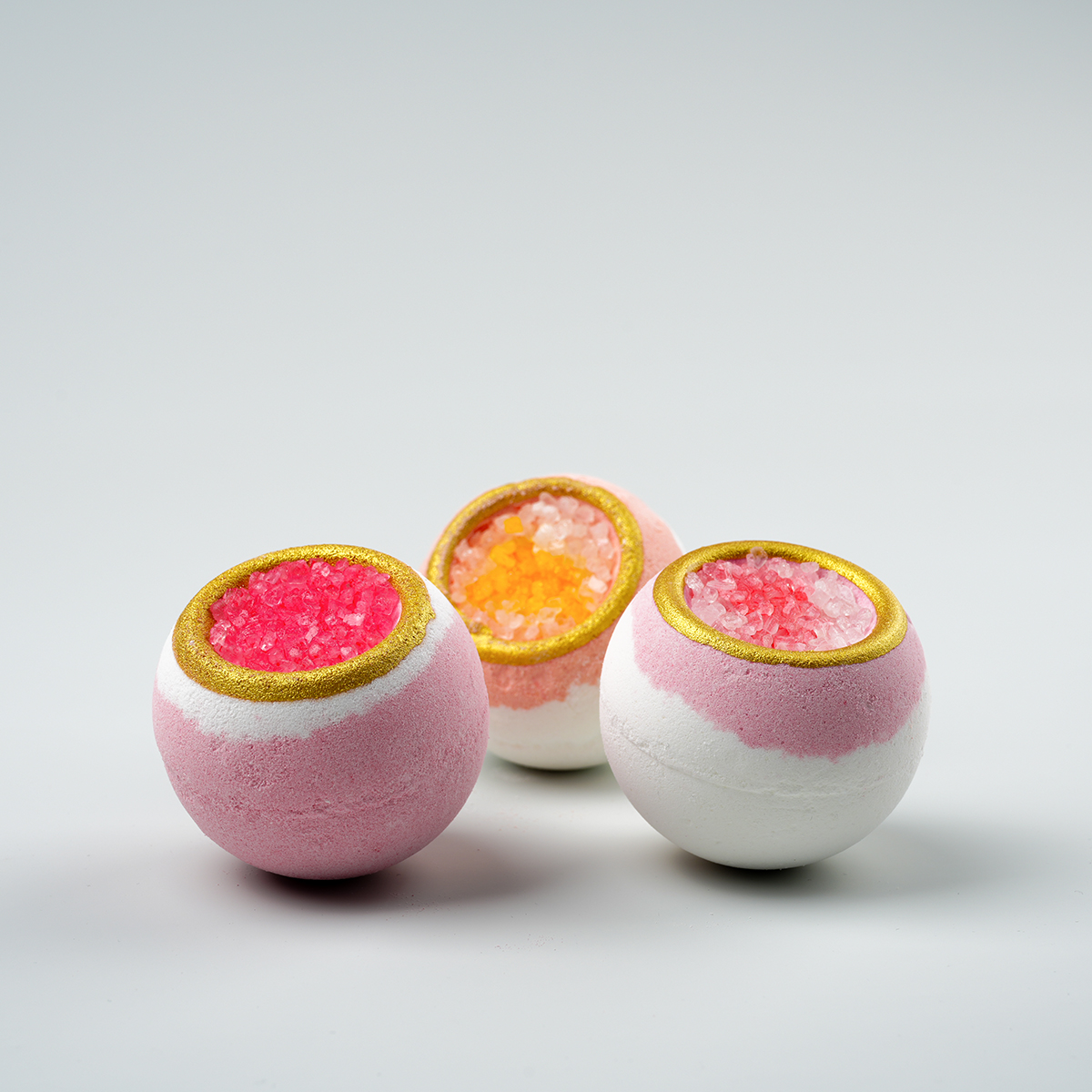 WELO soak terrain Natural Geode Bath Bomb Set with geode mineral sea salt crystals